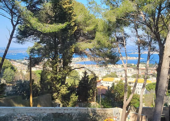 1 Vue Panoramique Au Mont St Clair *